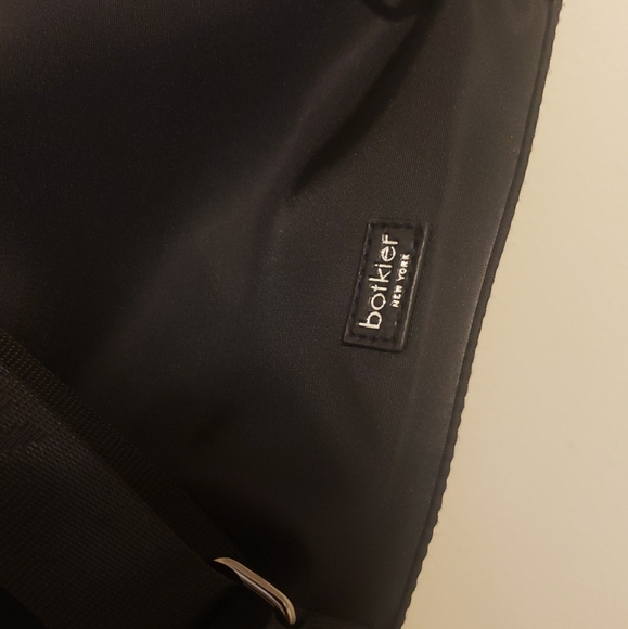 Backpack - Picture 3 of 4